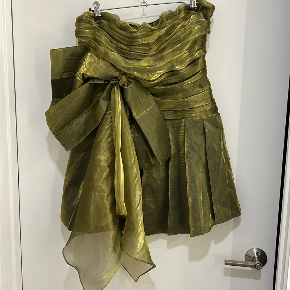 Beautiful fun NWT green dress